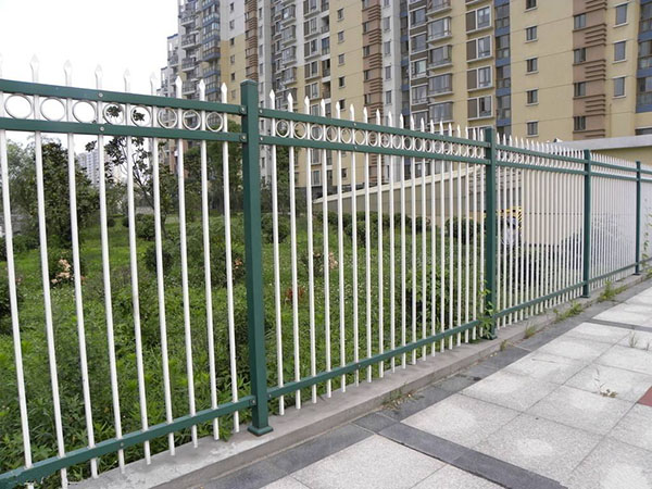 小区锌钢护栏 - 安平县贝纳丰丝网制品有限公司图片2