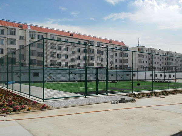 足球场围网 - 安平县贝纳丰丝网制品有限公司图片2